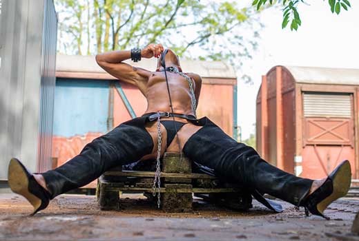 Besuche das Escort-Profil von Sub Mia und siehe dir die neuen Bilder an